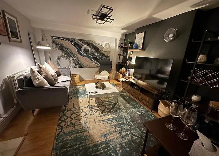 Stylish Unit, Heart Of Bayswater