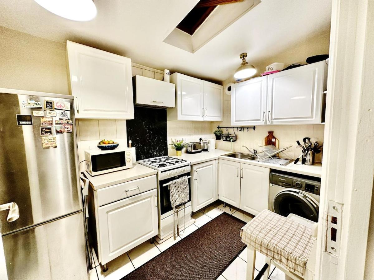 Stylish Unit, Heart Of Bayswater