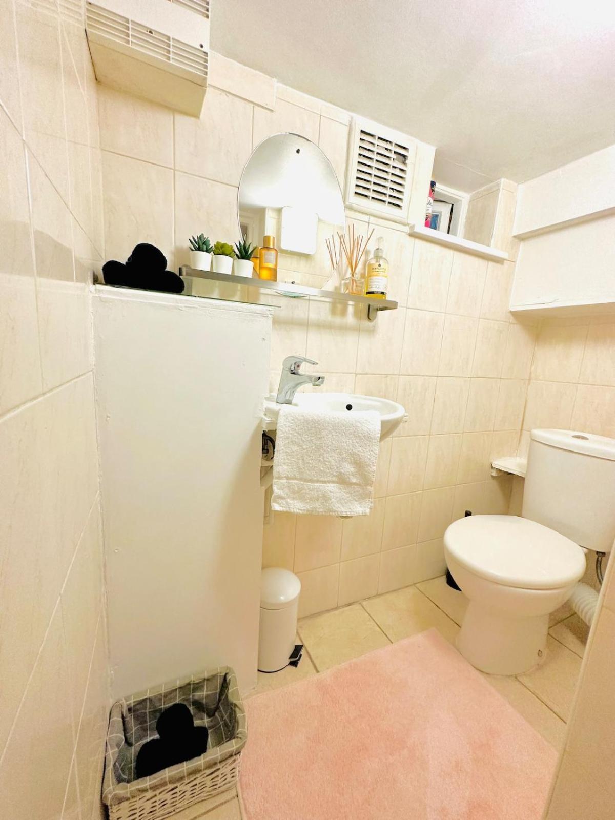 Stylish Unit, Heart Of Bayswater Londra